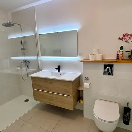 Lits Faits, Valise A Poser, 3 Mn Futuroscope * 샤세노일 뒤 푸아투