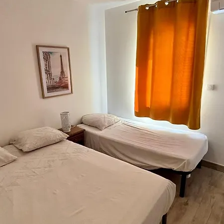 Lits Faits, Valise A Poser, 3 Mn Futuroscope *