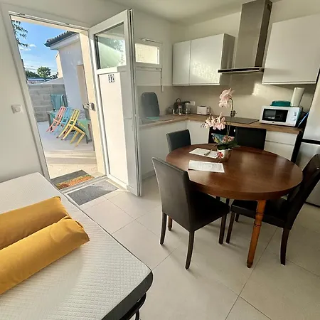 Lits Faits, Valise A Poser, 3 Mn Futuroscope 펜션