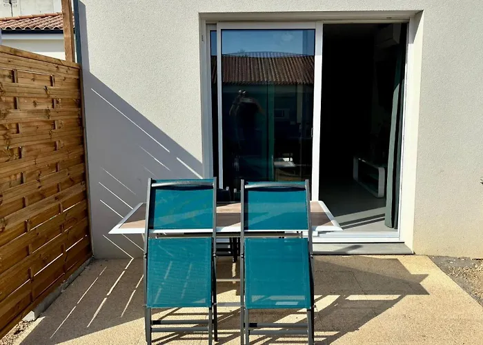 Lits Faits, Valise à Poser, 3 Mn Futuroscope Hébergement de vacances Chasseneuil-du-Poitou